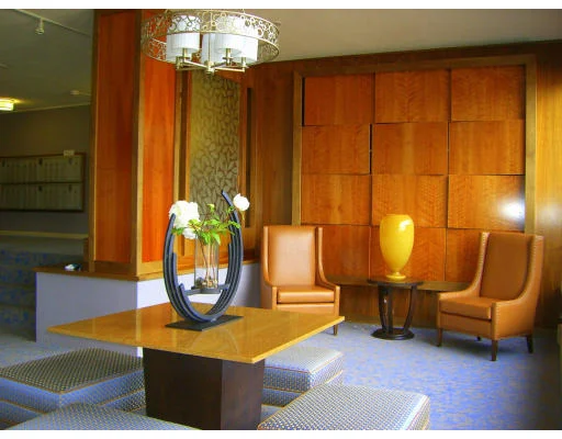 Unit for sale at 20 Hammond Pond Pkwy, Newton, MA 02467