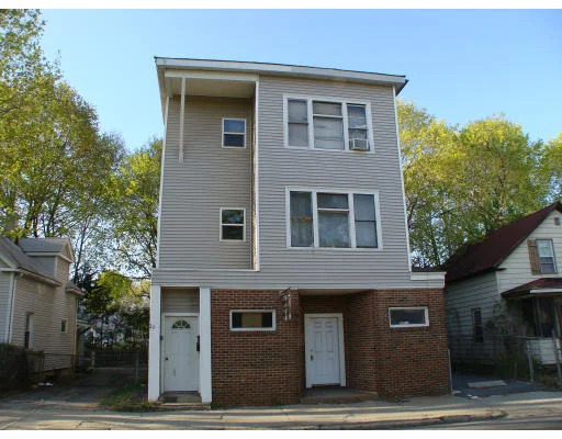 Unit for sale at 299 Cambridge St, Worcester, MA 01603
