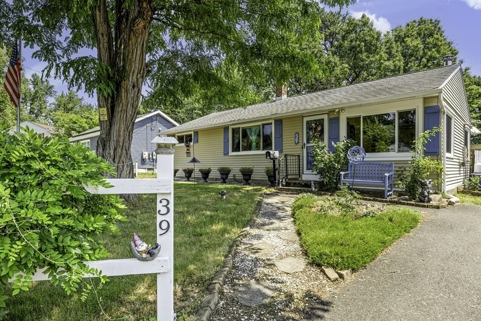 Unit for sale at 39 Wakefield St, Springfield, MA 01151