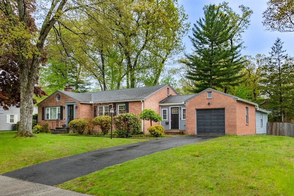 Unit for sale at 535 Converse St, Longmeadow, MA 01106