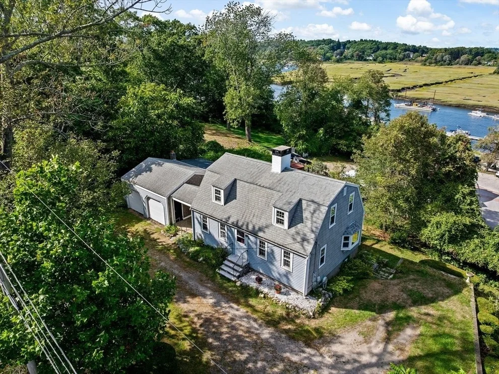 Unit for sale at 18 Littles Lane, Marshfield, MA 02050