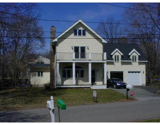 Unit for sale at 18 Mount Vernon St, Middleton, MA 01949