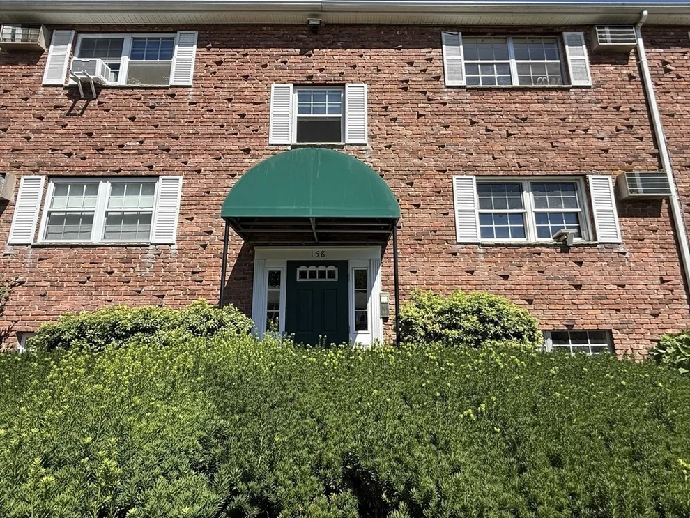 Unit for sale at 158 Boston Post Road E, Marlborough, MA 01752