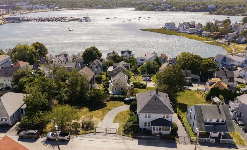 Unit for sale at 28 Roosevelt Ave, Hull, MA 02045