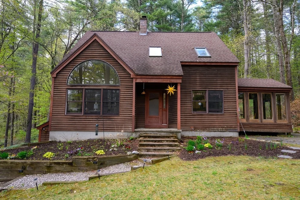 Unit for sale at 8 Kingman Rd, Amherst, MA 01002