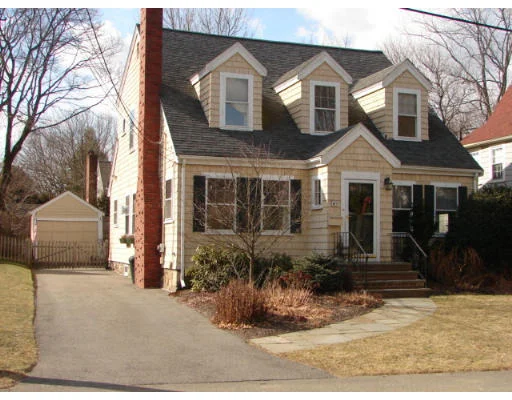 Unit for sale at 6 Cliffside Rd, Marblehead, MA 01945