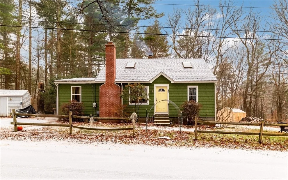 Unit for sale at 13 Morse Rd, Holland, MA 01521