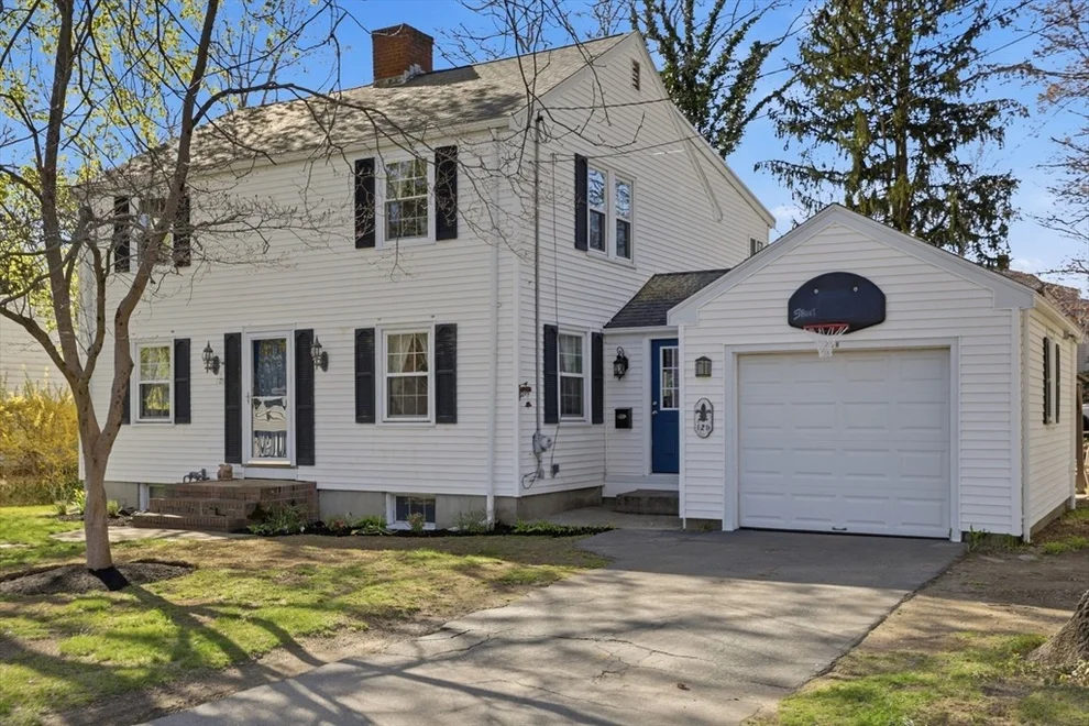 Unit for sale at 129 Academy Ave, Weymouth, MA 02188