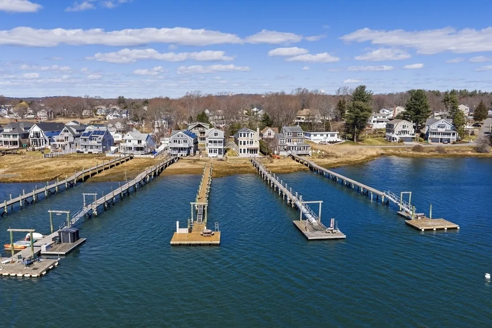Unit for sale at 4 Foster's Point, Beverly, MA 01915