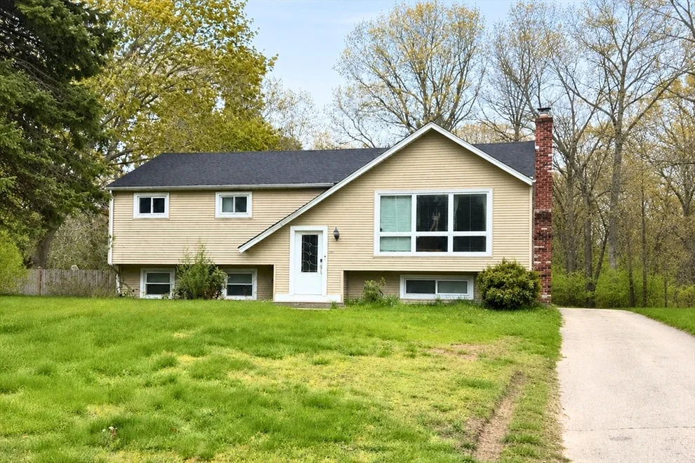 Unit for sale at 30 Fresh Pond Cir, Plymouth, MA 02360