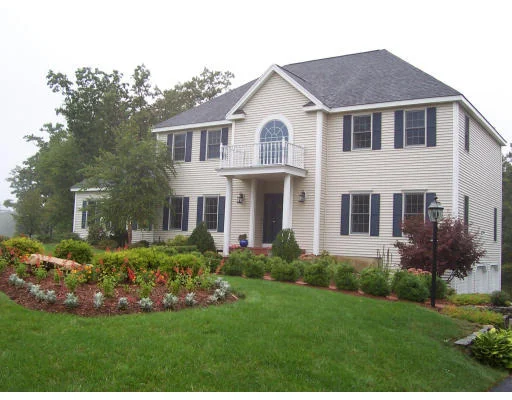 Unit for sale at 8 Equestrian Dr, Hopkinton, MA 01748