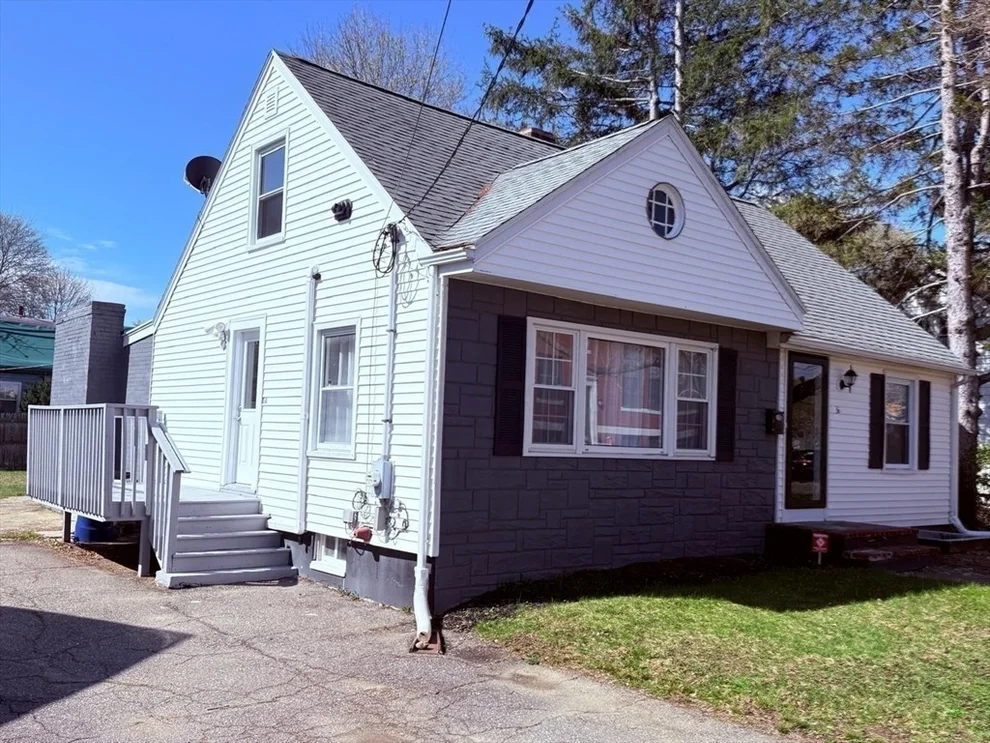 Unit for sale at 3-A Veterans Memorial Dr, Peabody, MA 01960
