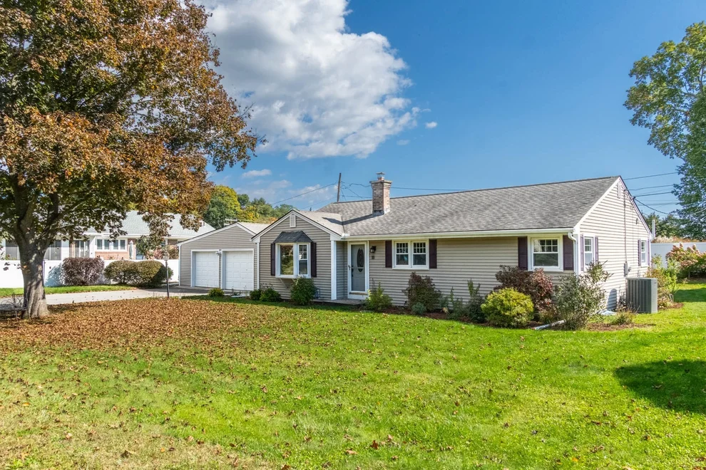 Unit for sale at 11 Hillview Rd, Holyoke, MA 01040