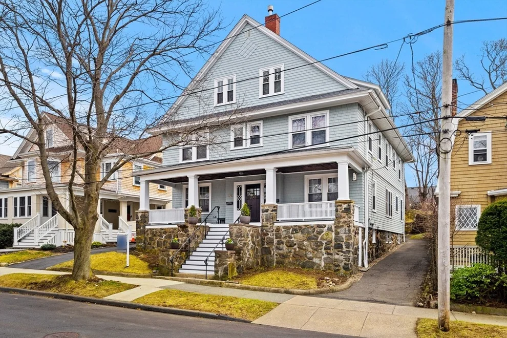 Unit for sale at 133 Elmwood Rd, Swampscott, MA 01907