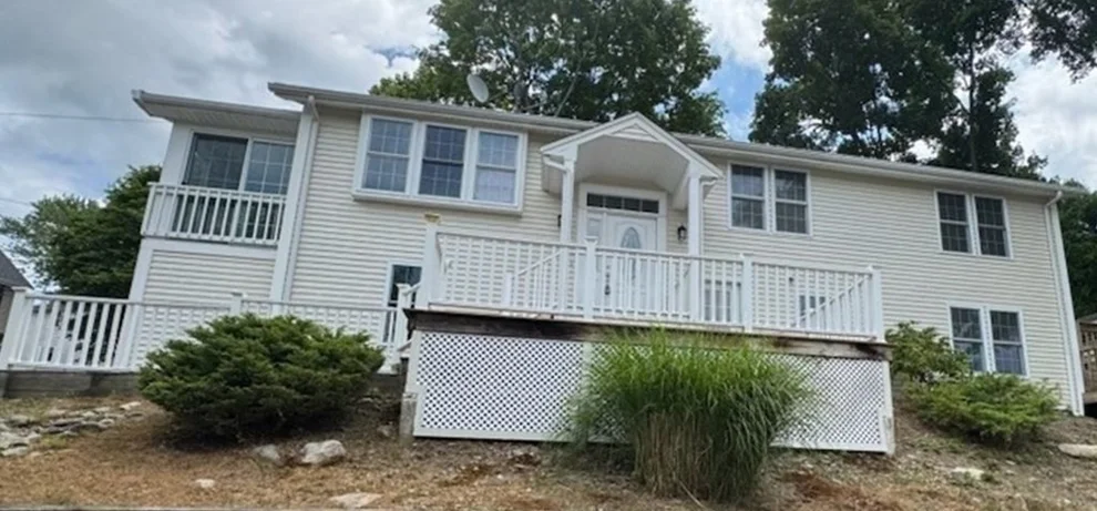 Unit for sale at 15 Suwanee Rd, Weymouth, MA 02189