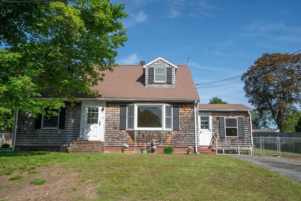 Unit for sale at 9 Bowlen Ave, Newburyport, MA 01950