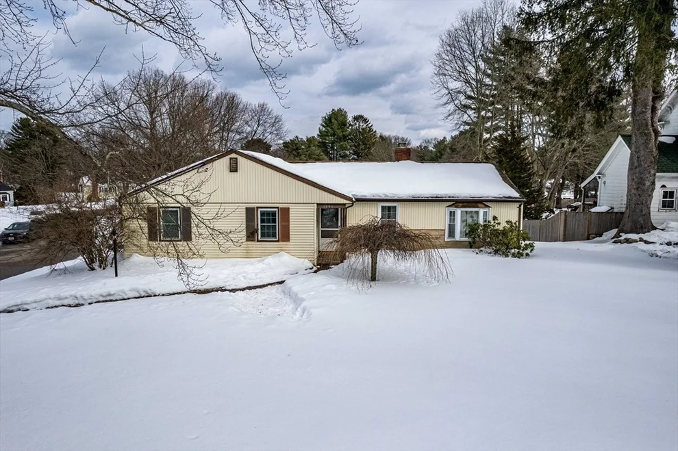 Unit for sale at 1391 Pond St, Franklin, MA 02038