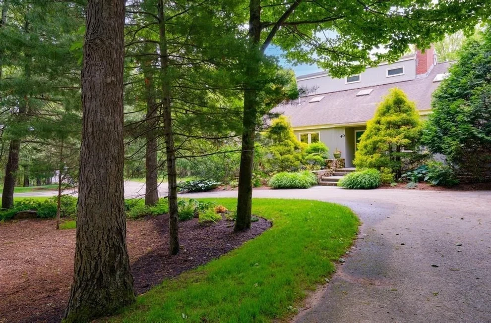Unit for sale at 40 Bicentennial Way, Boxborough, MA 01719