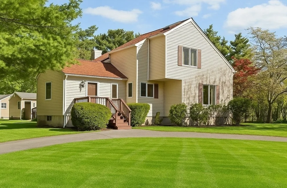 Unit for sale at 52 Wainwright Ave, Weymouth, MA 02190