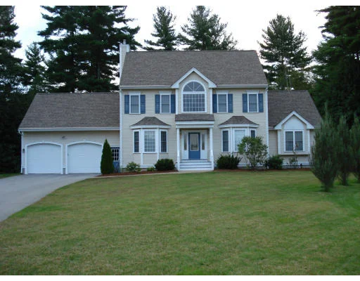 Unit for sale at 8 Southwick Cir, Westford, MA 01886