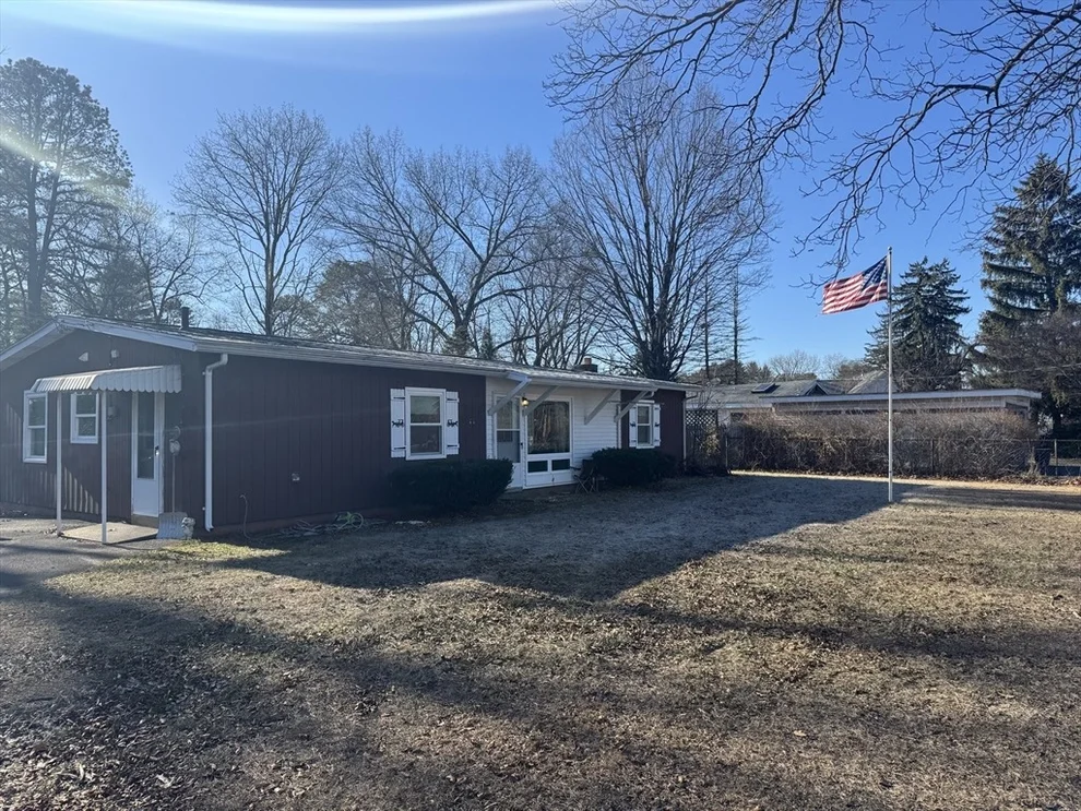 Unit for sale at 70 Dupuis Rd, Holyoke, MA 01040