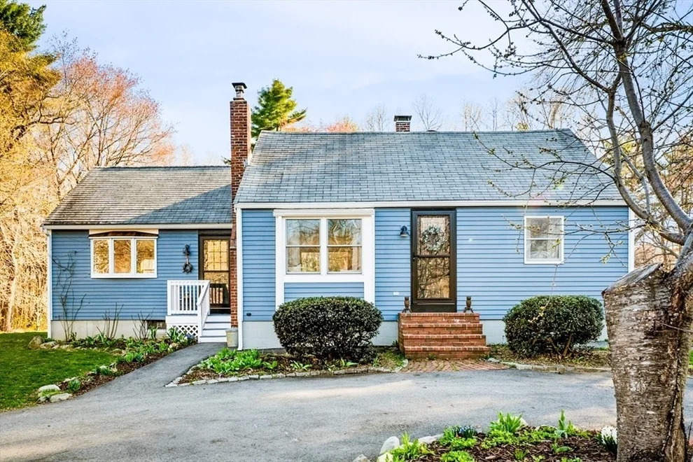 Unit for sale at 408 Central St, Rowley, MA 01969
