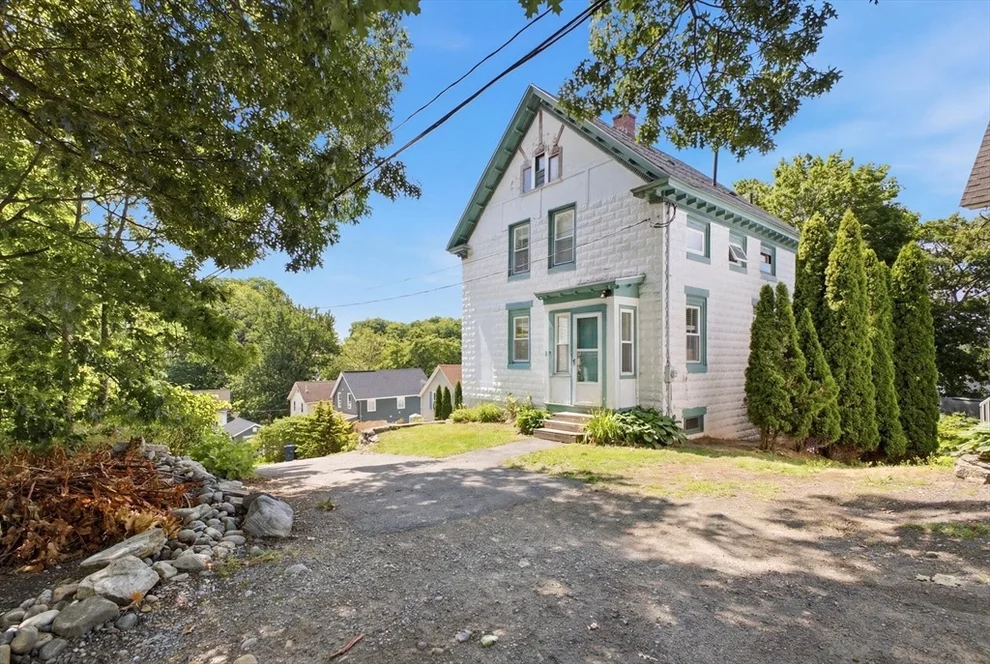 Unit for sale at 15 Groveridge Path, Shrewsbury, MA 01545