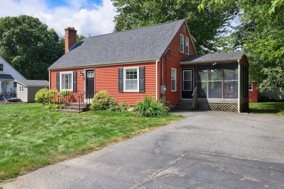 Unit for sale at 3 Ireta Road, Shrewsbury, MA 01545