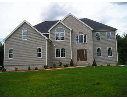 Unit for sale at lot 6 West Hill Road, Mendon, MA 01756
