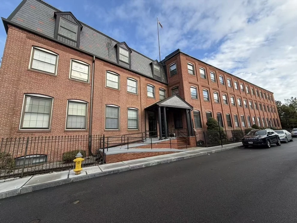 Unit for sale at 10 Weston Ave, Quincy, MA 02170