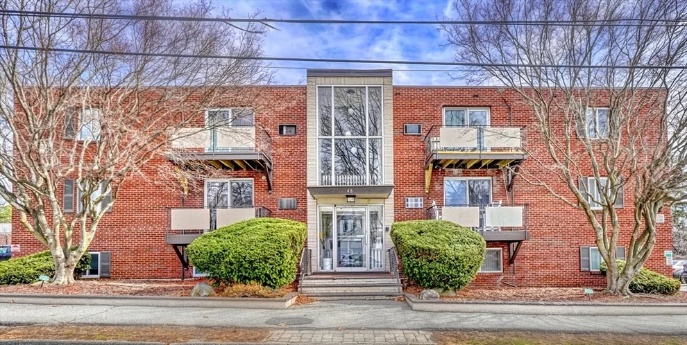 Unit for sale at 48 North Emerson St, Wakefield, MA 01880