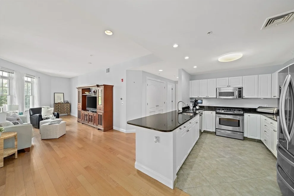 Unit for sale at 614 Pond St, Braintree, MA 02184