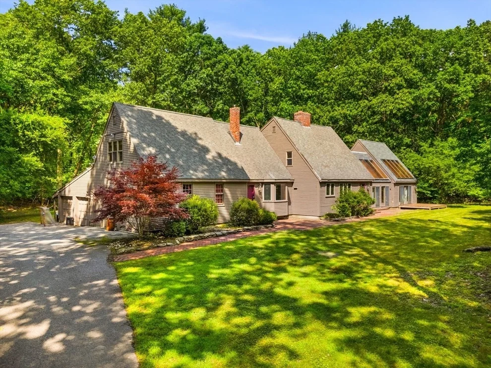 Unit for sale at 95 Lawrence Rd, Boxford, MA 01921