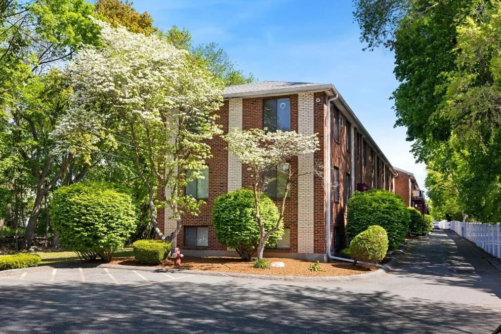 Unit for sale at 3 Richardson St, Wakefield, MA 01880
