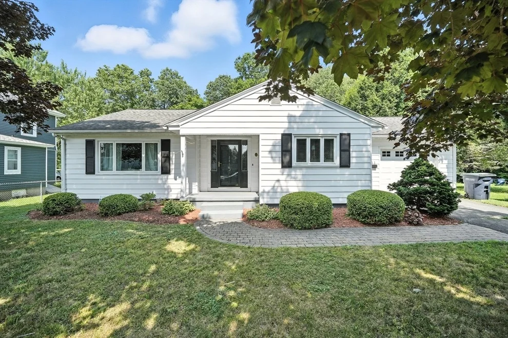 Unit for sale at 2011 Pleasant, Palmer, MA 01080