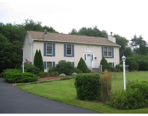 Unit for sale at 6 Maplewood Rd, Pembroke, MA 02359