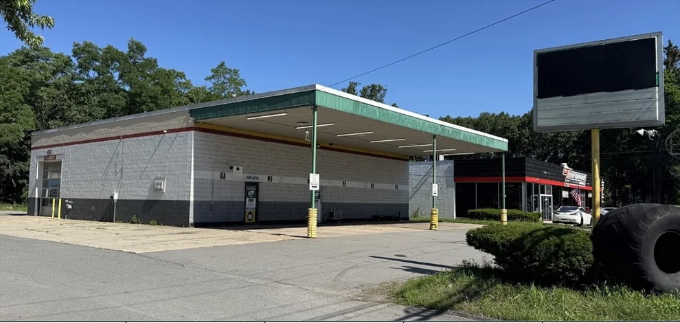 Unit for sale at 212 Bemis St, Fitchburg, MA 01420