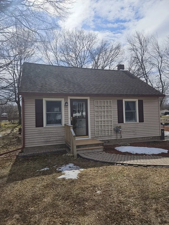 Unit for sale at 449 Oak St, Shrewsbury, MA 01545