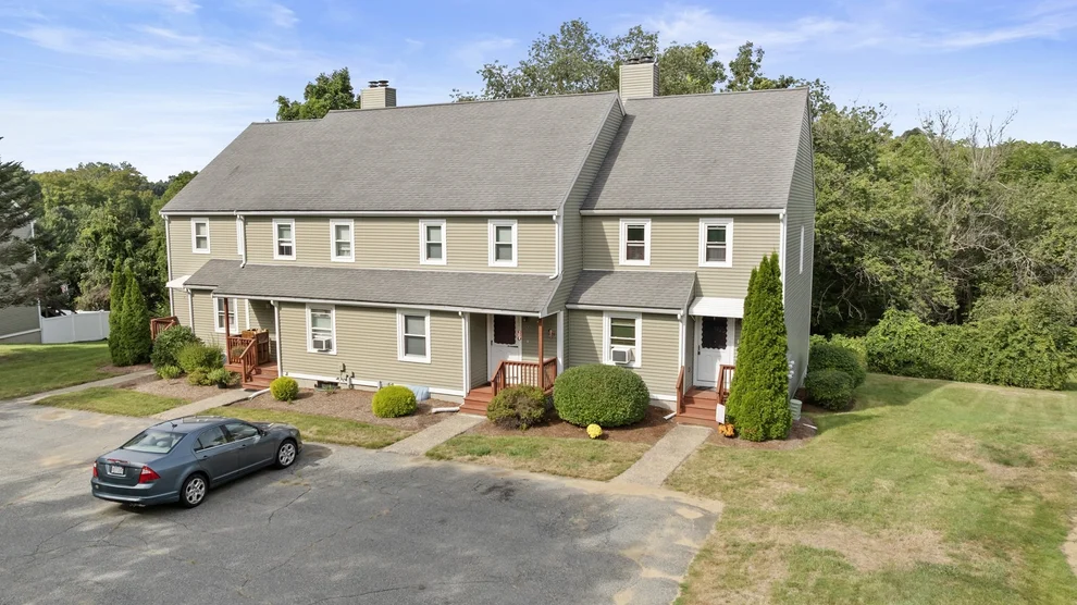 Unit for sale at 5 Edna Cir, North Brookfield, MA 01535