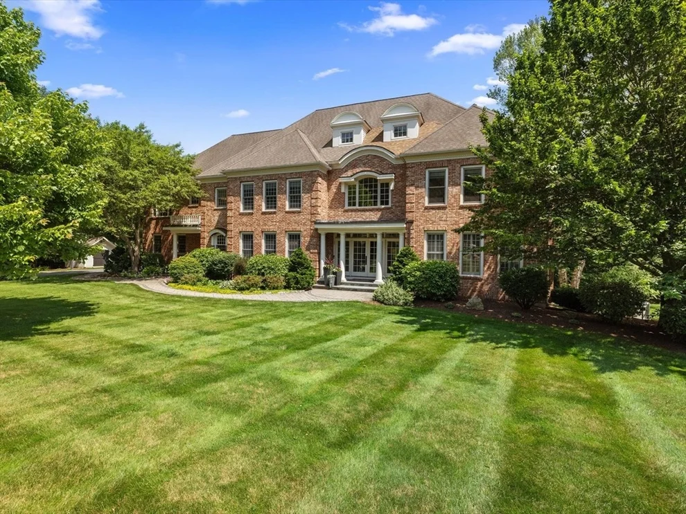 Unit for sale at 17 Olde Hickory Path, Westborough, MA 01581