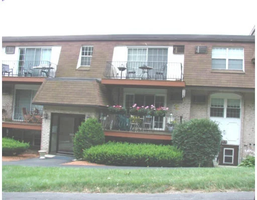 Unit for sale at 6 Williamsburg Court, Shrewsbury, MA 01545
