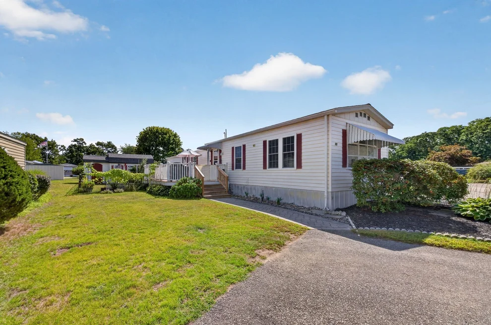 Unit for sale at 21 Dinny Lane, Plainville, MA 02762