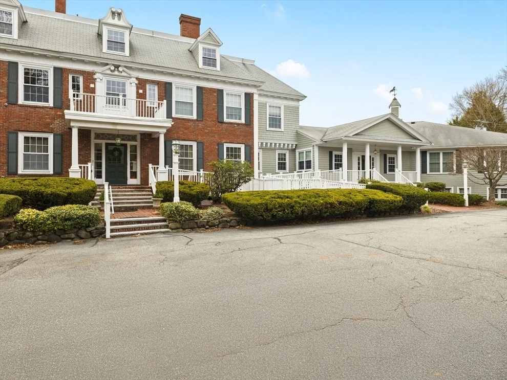Unit for sale at 5 Porter Rd, Andover, MA 01810