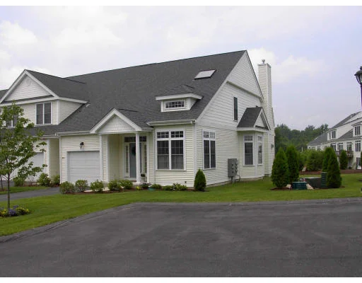 Unit for sale at 4-6 Kingson Lane, Medway, MA 02053