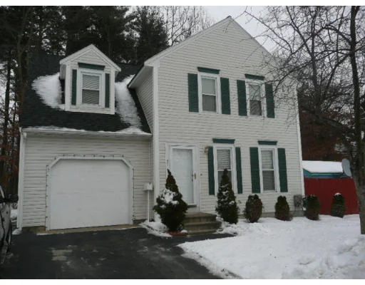 Unit for sale at 31 Hammock Ct, Dracut, MA 01826