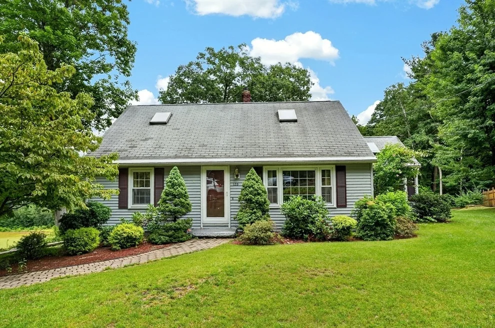 Unit for sale at 126 Arizona Ave, Holden, MA 01520