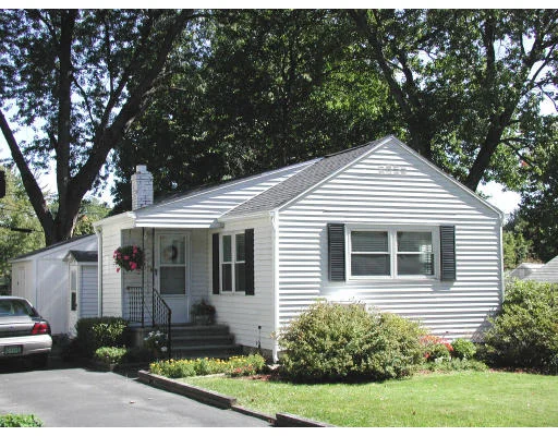 Unit for sale at 7 Trahan Ave, Worcester, MA 01604