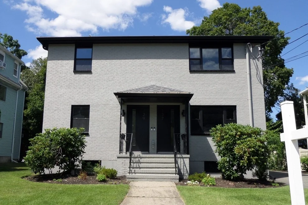 Unit for sale at 137 Crafts St, Newton, MA 02460