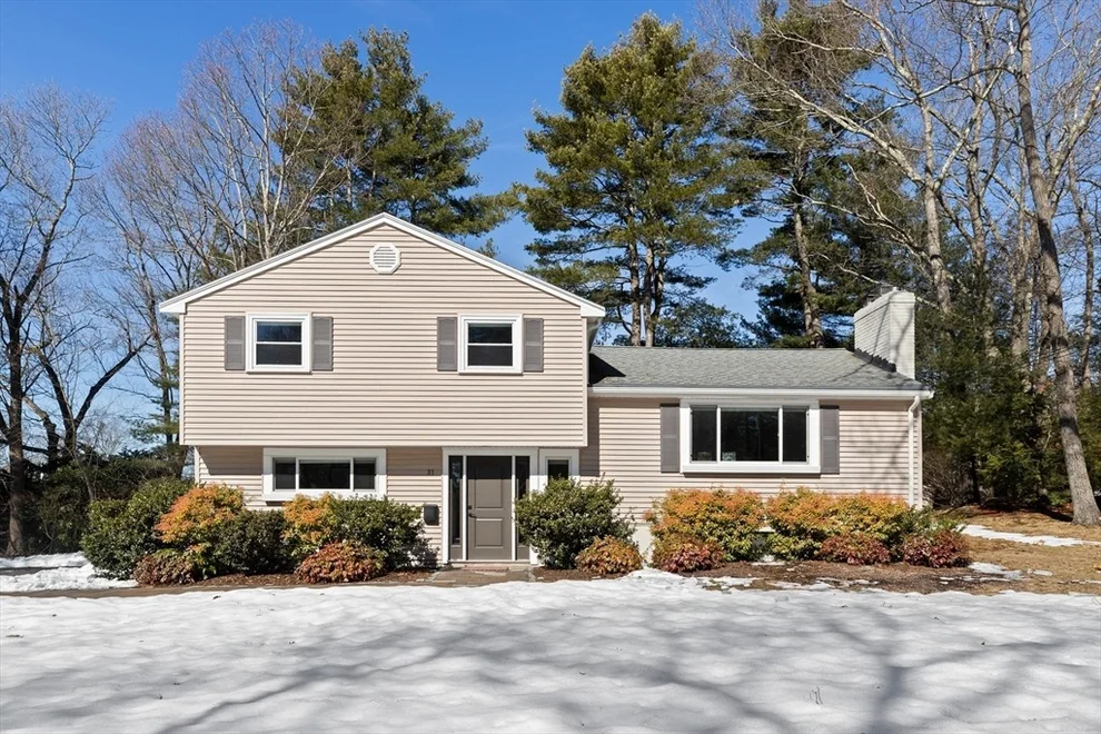 Unit for sale at 31 Downing St, Norwood, MA 02062