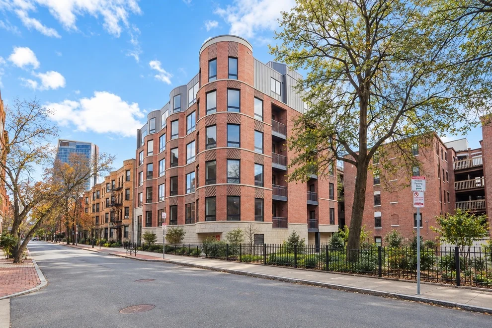Unit for sale at 50 Symphony Rd, Boston, MA 02115